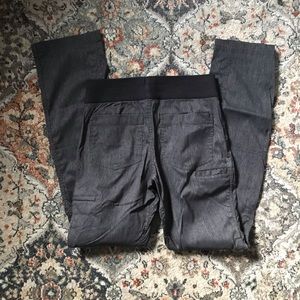 Women’s size 4 grey Duluth trading co. Waterproof Lightweight work pants